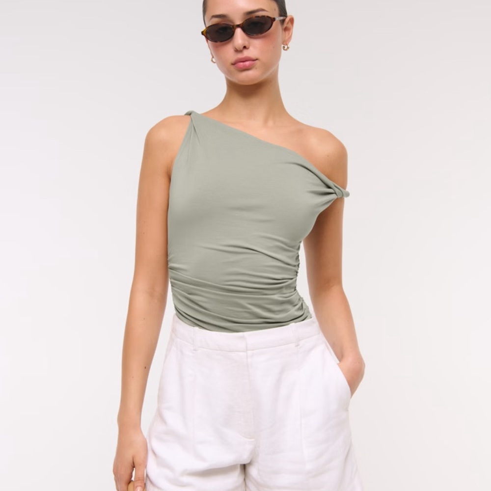 Abercrombie & Fitch Asymmetrical Twist Top - Picture 3 of 6
